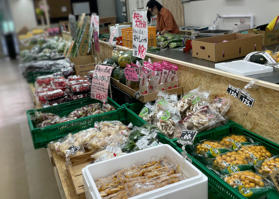 青果コーナー「八百すけ」